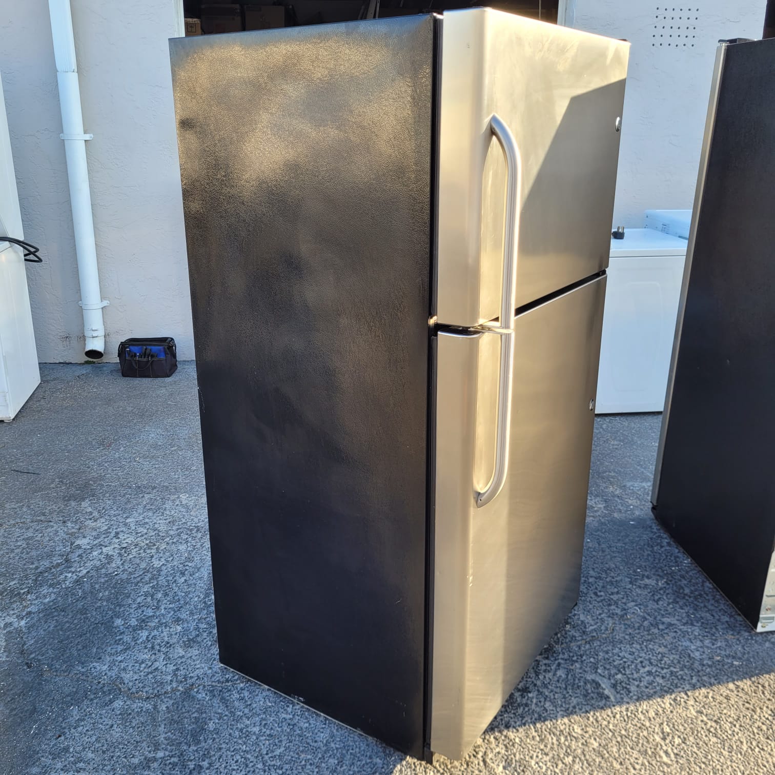 GE Stainless Steel Top and Bottom Refrigerator GE Stainless Steel Top and Bottom Refrigerator